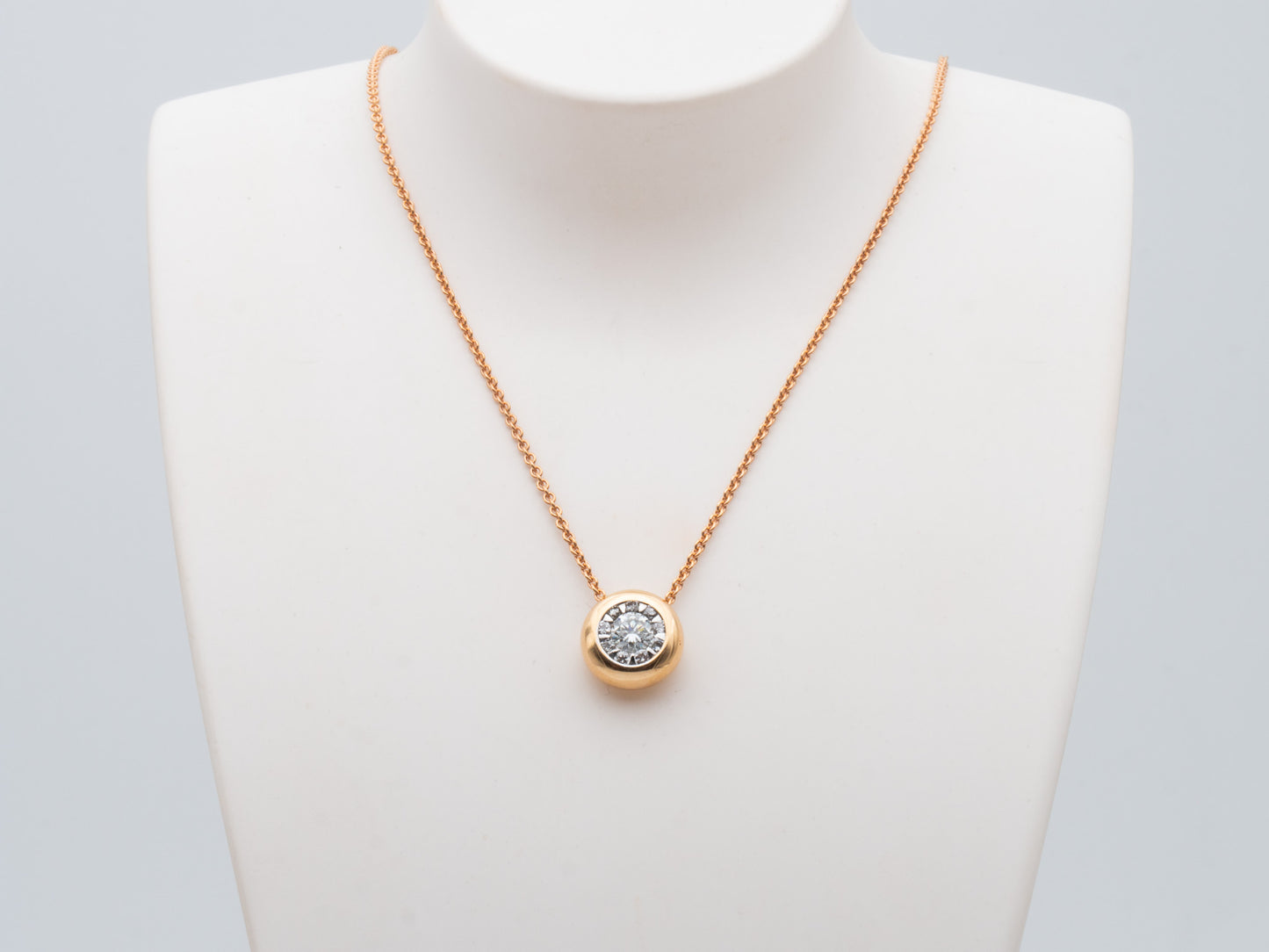 Collier (8kt Rotgold) mit Brilliantanhänger 0.53kt WSI (18kt Rotgold)